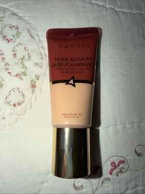 Wander Beauty Nude Illusion Liquid Foundation - Light Beige with Rose Top
